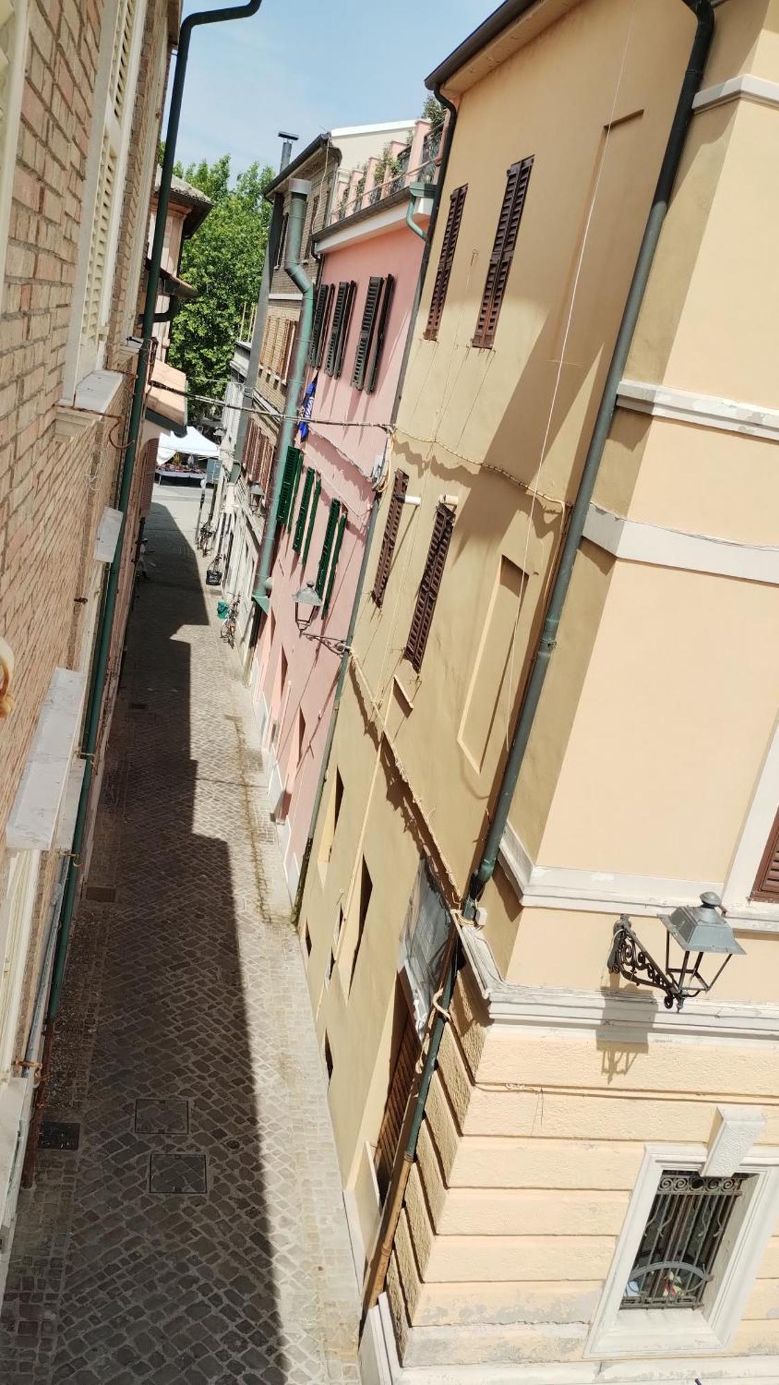Palazzo Cavalletti - Appartamenti Nel Cuore Di Сенигалия Екстериор снимка